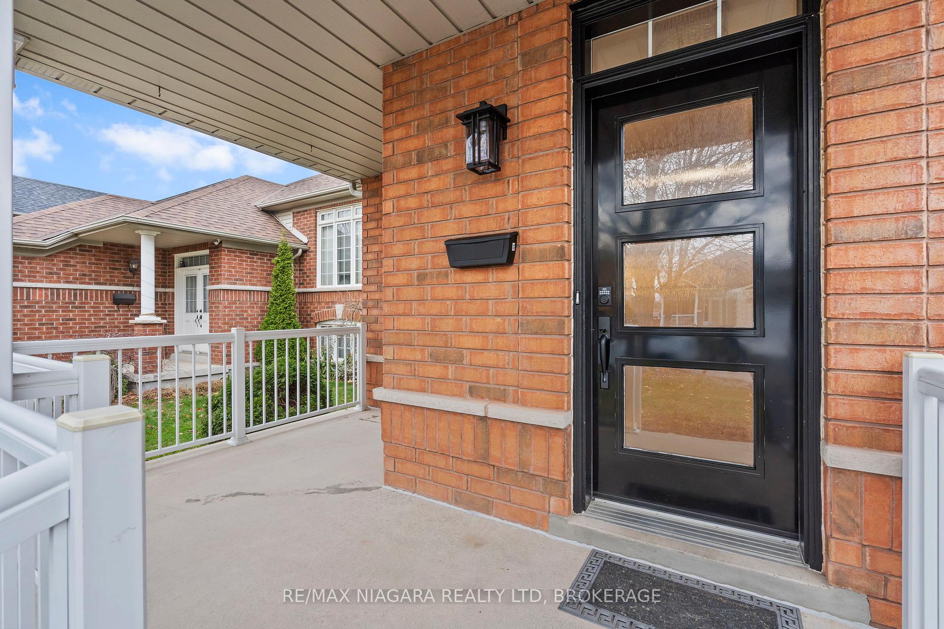 Photo 2 of 36 Longfellow Avenue, St. Catharines, Haig — HOMEH