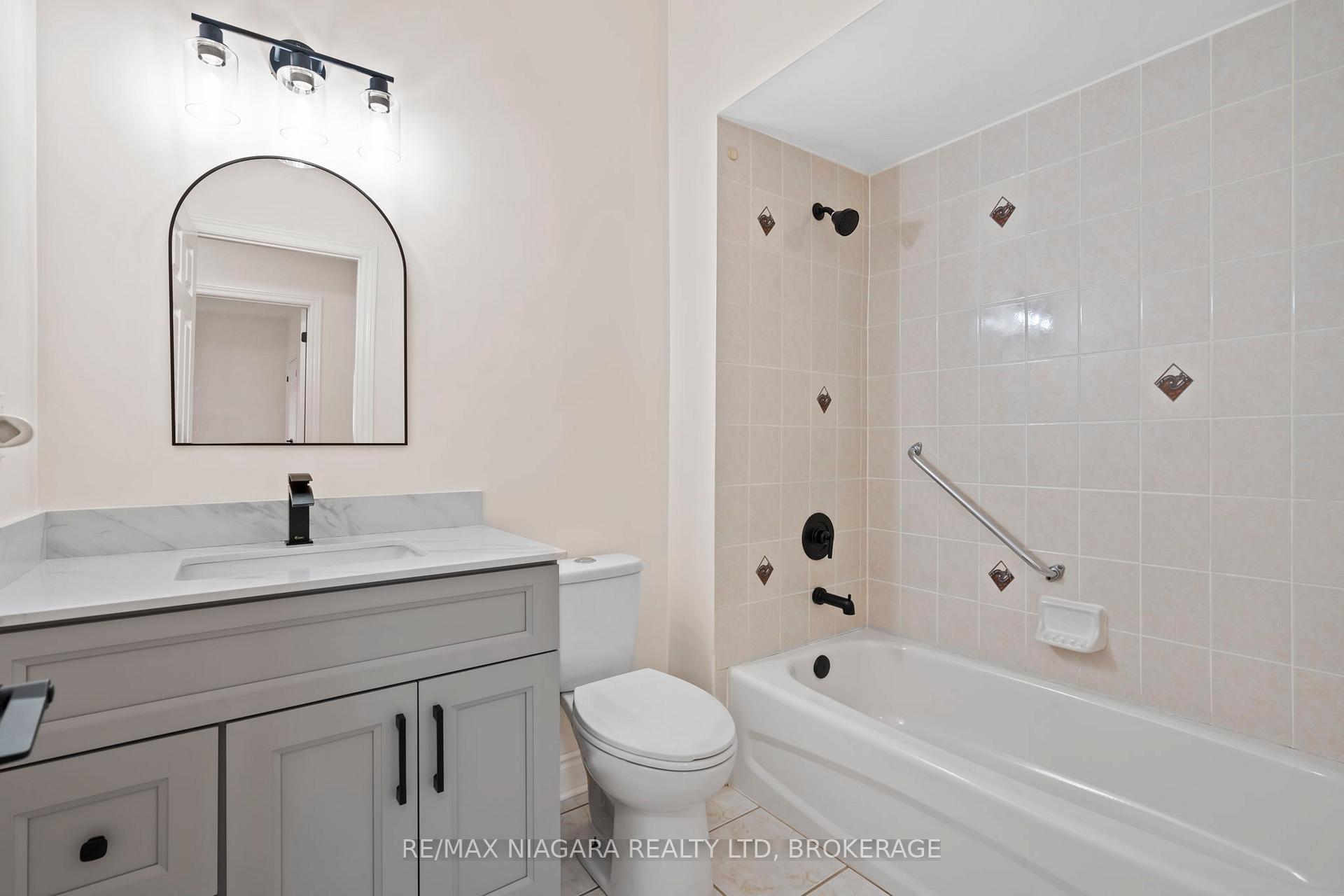 Photo 13 of 36 Longfellow Avenue, St. Catharines, Haig — HOMEH