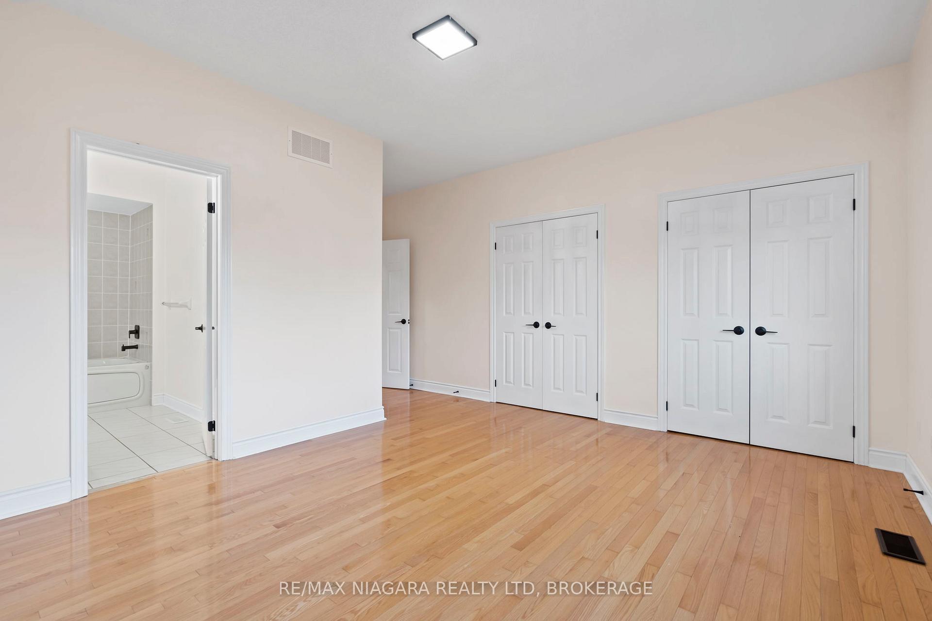 Photo 16 of 36 Longfellow Avenue, St. Catharines, Haig — HOMEH