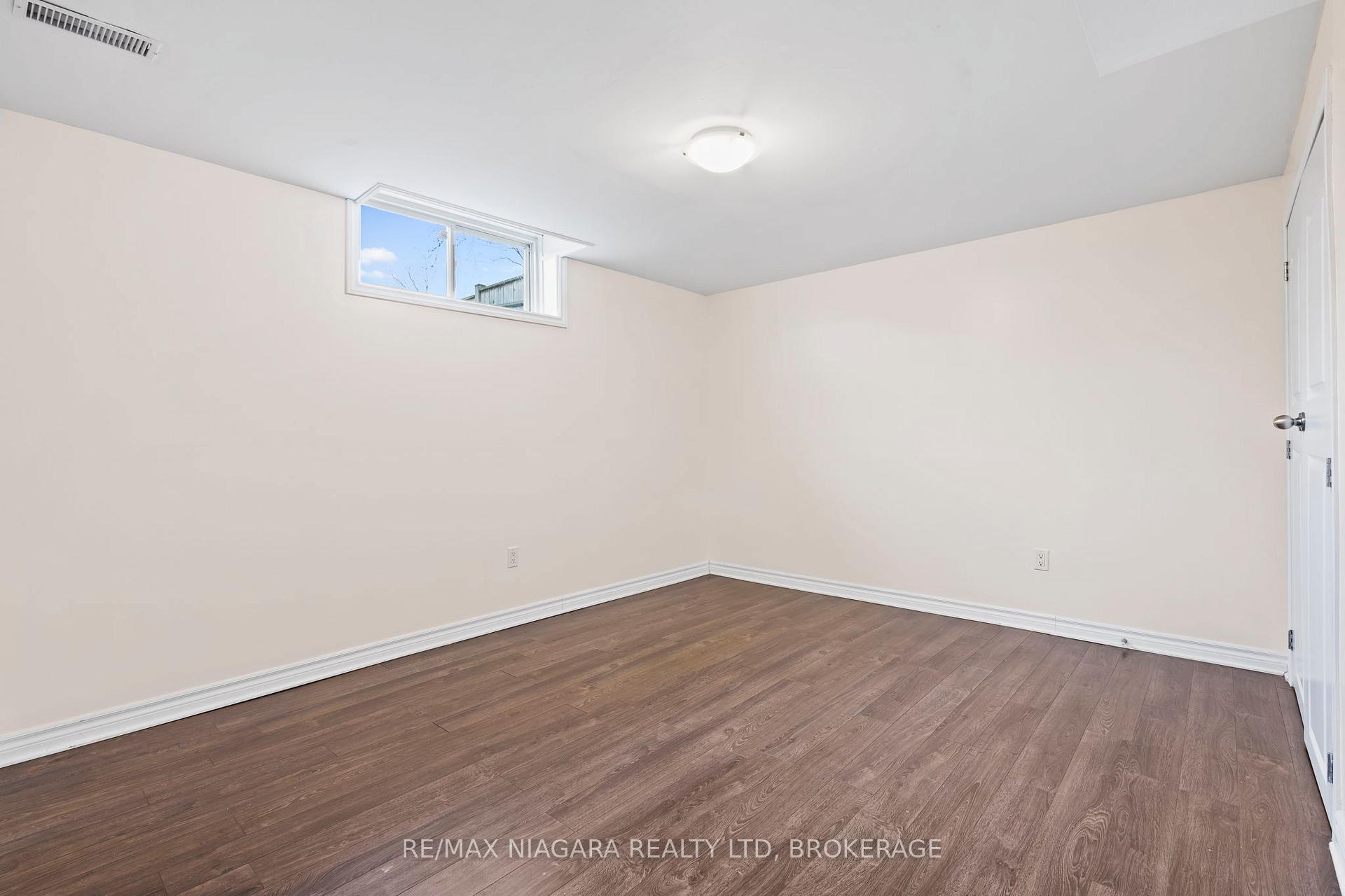 Photo 21 of 36 Longfellow Avenue, St. Catharines, Haig — HOMEH