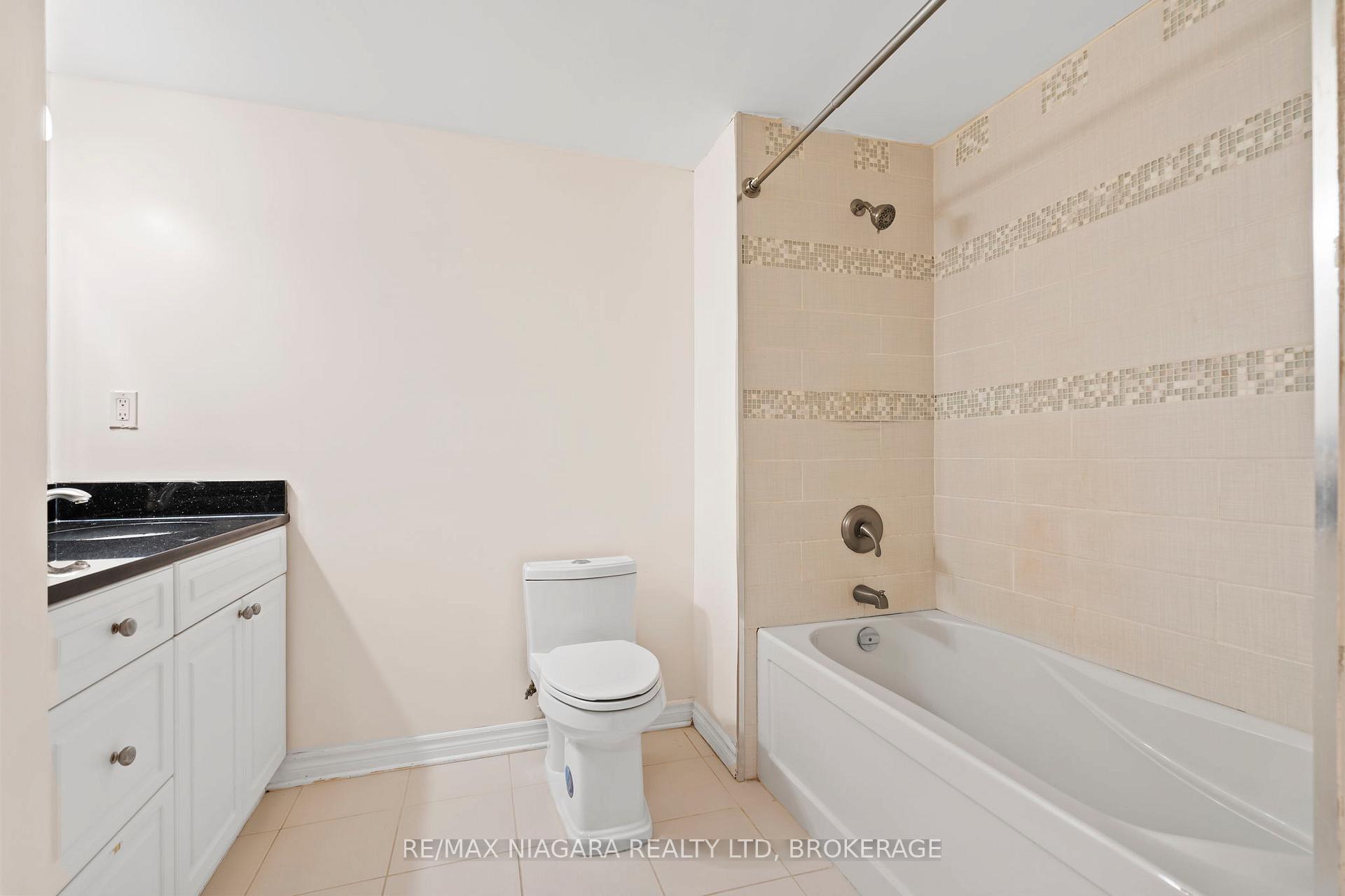 Photo 23 of 36 Longfellow Avenue, St. Catharines, Haig — HOMEH