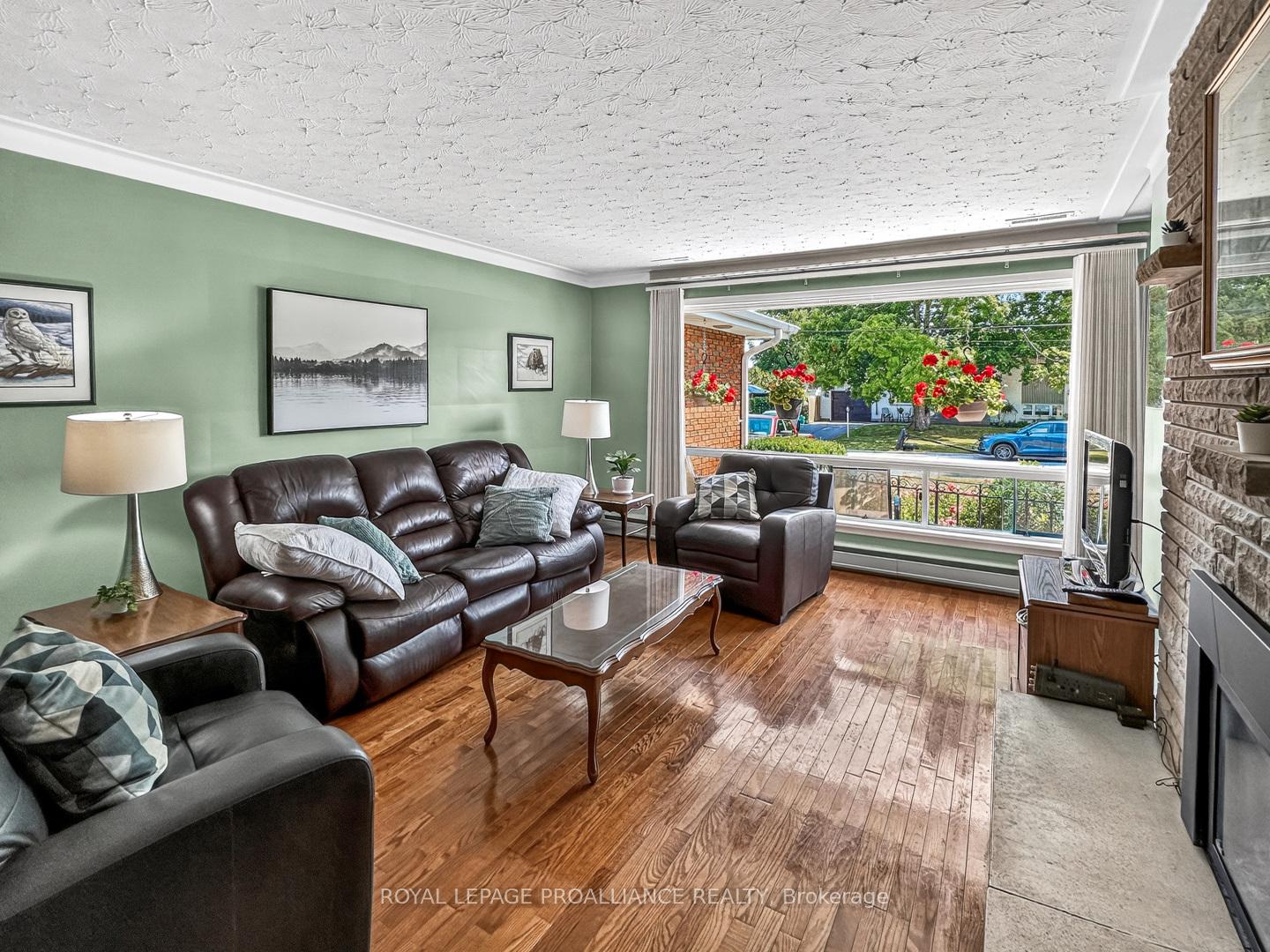 Photo 9 of 52 Stanley Park Drive, Belleville, Belleville Ward — HOMEH