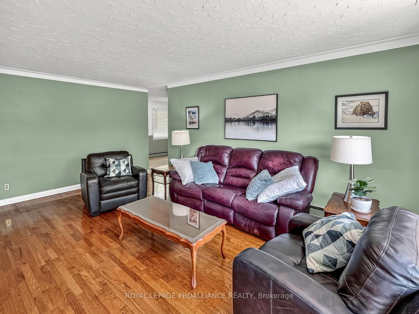 Photo 3 of 52 Stanley Park Drive, Belleville, Belleville Ward — HOMEH