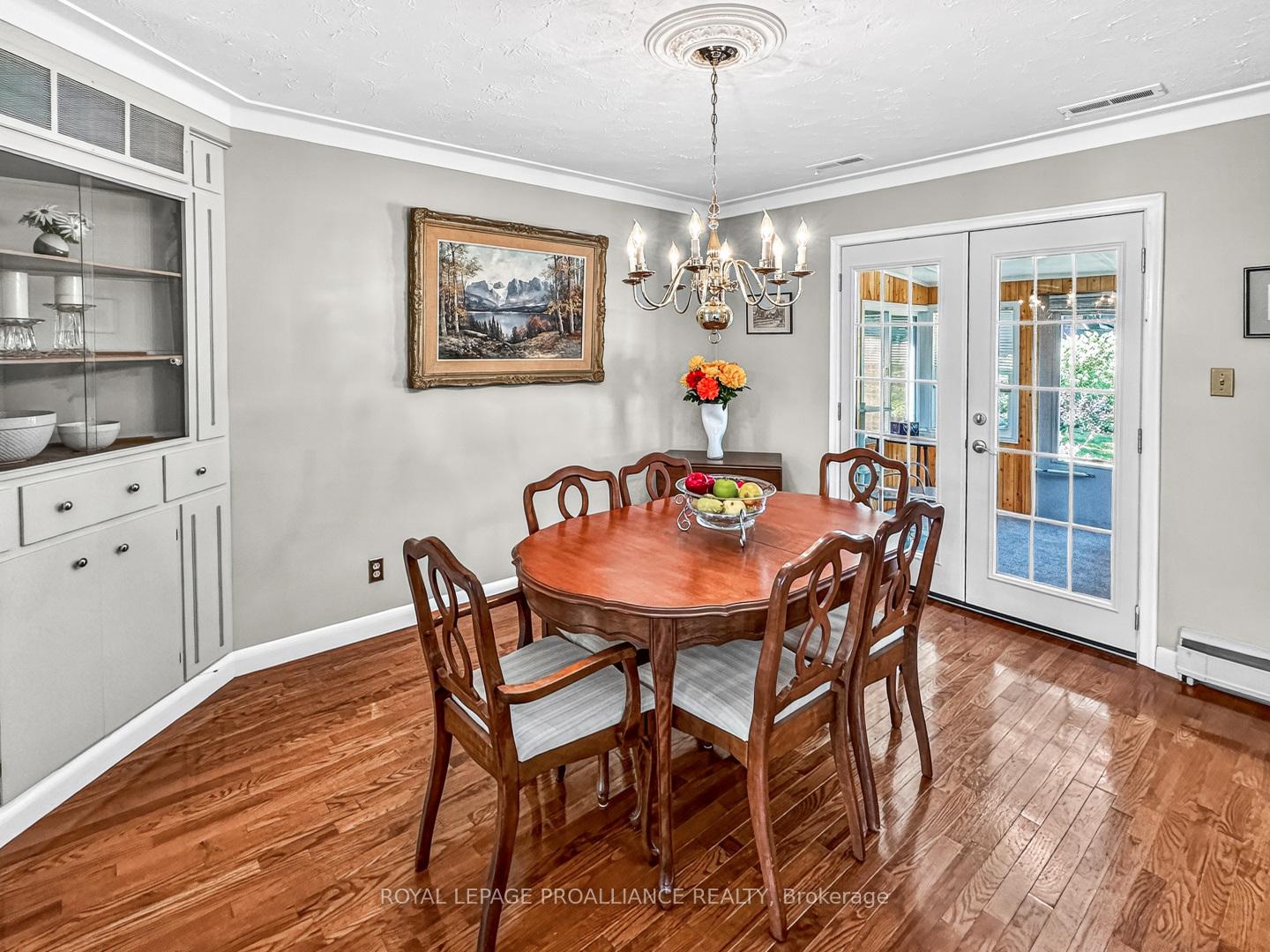 Photo 5 of 52 Stanley Park Drive, Belleville, Belleville Ward — HOMEH