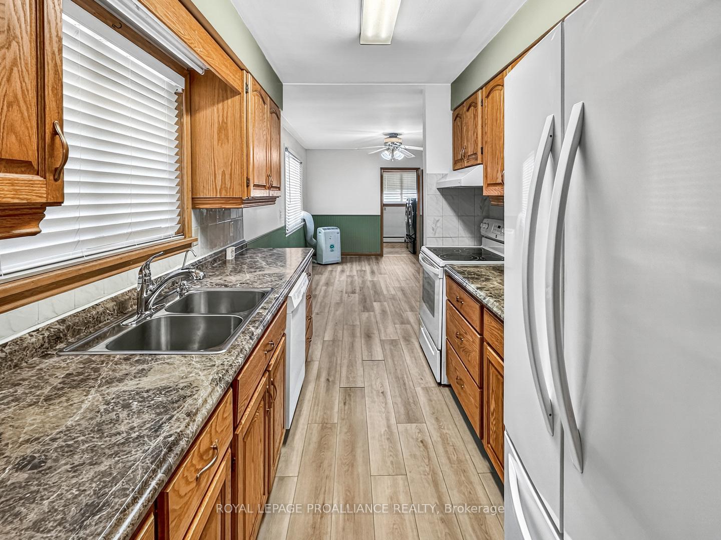 Photo 12 of 52 Stanley Park Drive, Belleville, Belleville Ward — HOMEH
