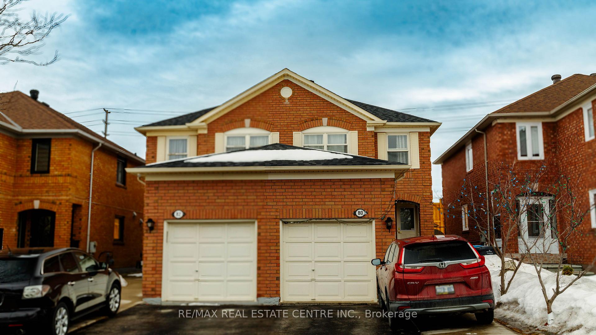 Front of 80 Mount Ranier Crescent