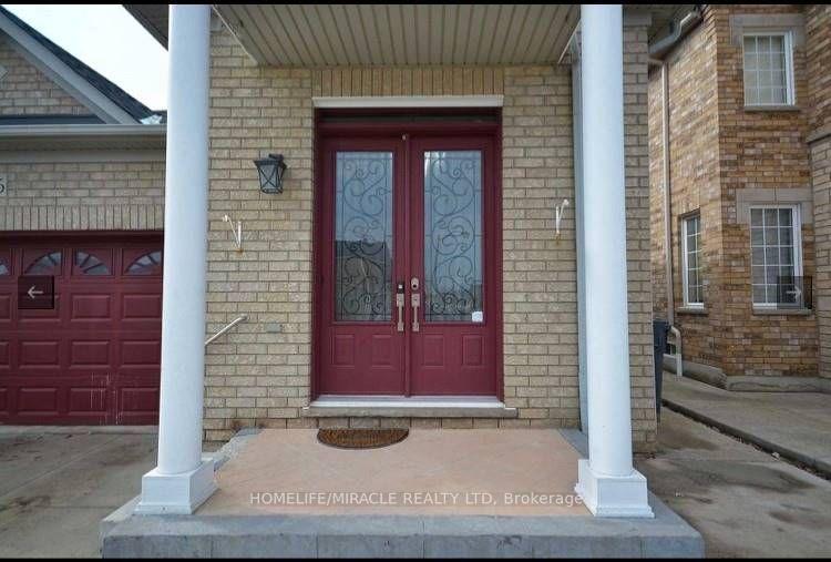 Photo 2 of 126 Edenbrook Hill Drive, Brampton, Fletcher's Meadow — HOMEH
