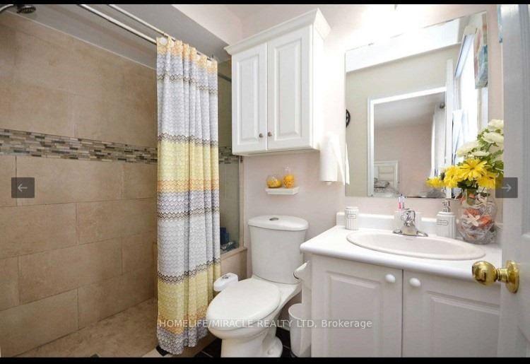 Photo 11 of 126 Edenbrook Hill Drive, Brampton, Fletcher's Meadow — HOMEH