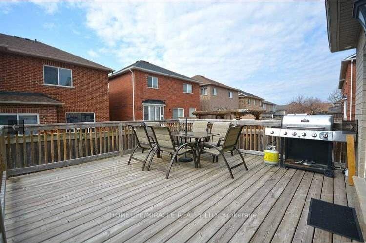 Photo 24 of 126 Edenbrook Hill Drive, Brampton, Fletcher's Meadow — HOMEH