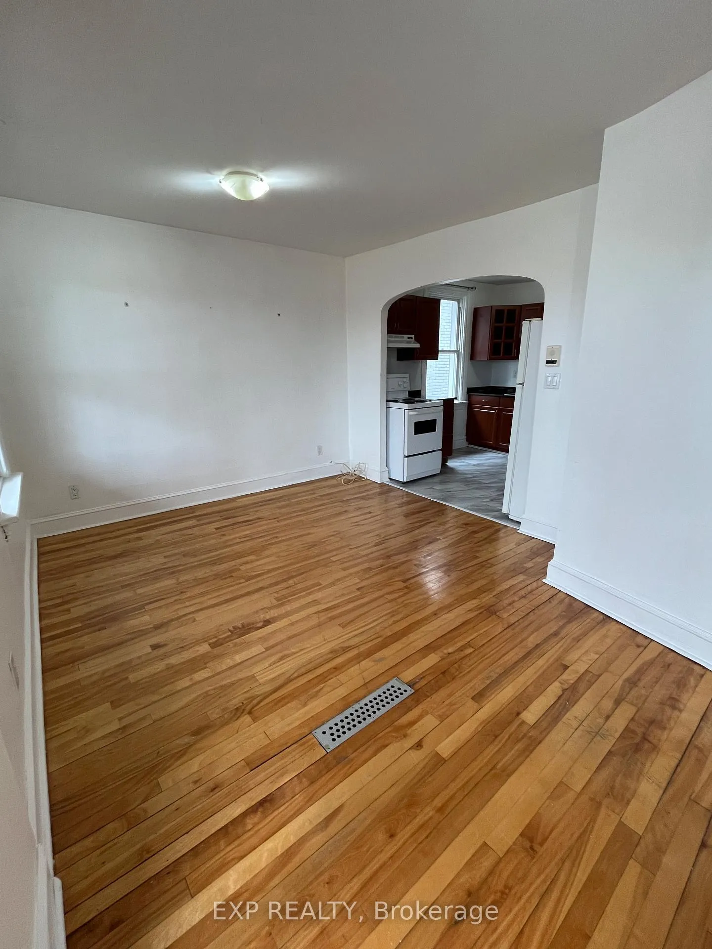 Photo 18 of 446 Cambridge Street S, Ottawa, West Centre Town — HOMEH