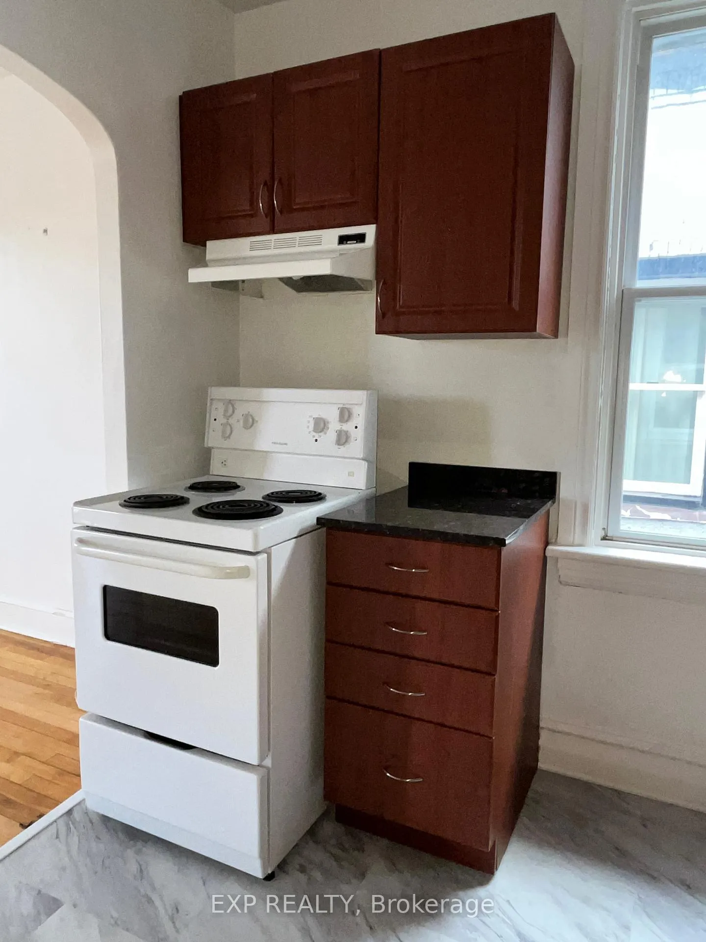Photo 23 of 446 Cambridge Street S, Ottawa, West Centre Town — HOMEH