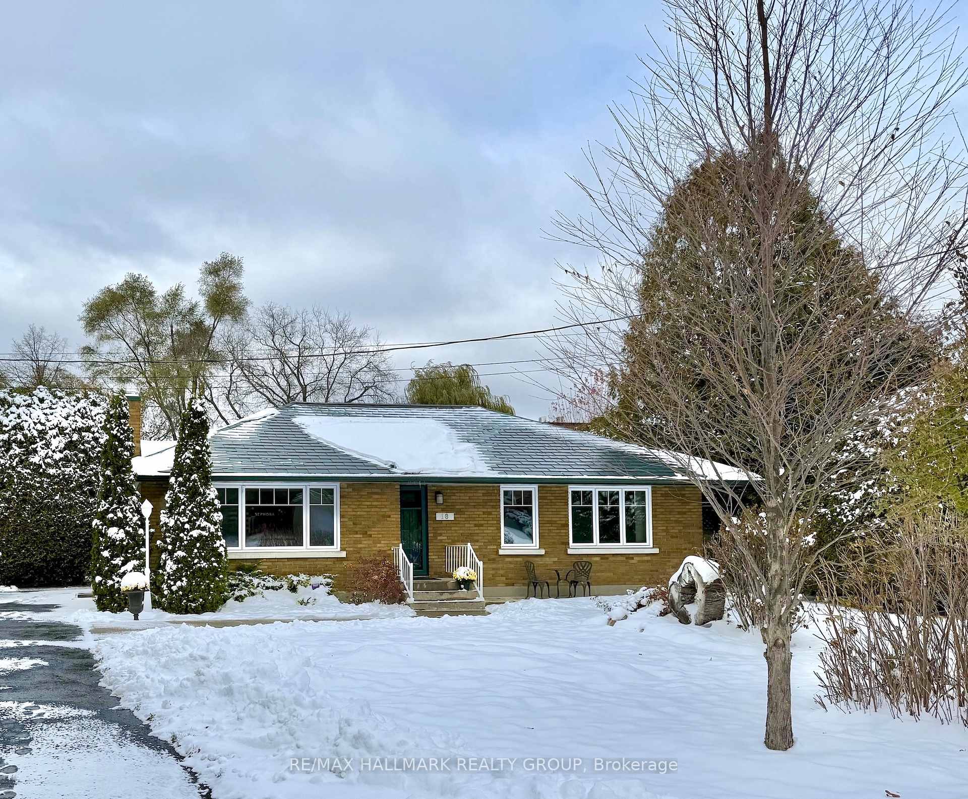 Photo 1 of 18 Kerry Crescent, Ottawa, City View/Skyline/Fisher Heights/Parkwood Hills — HOMEH