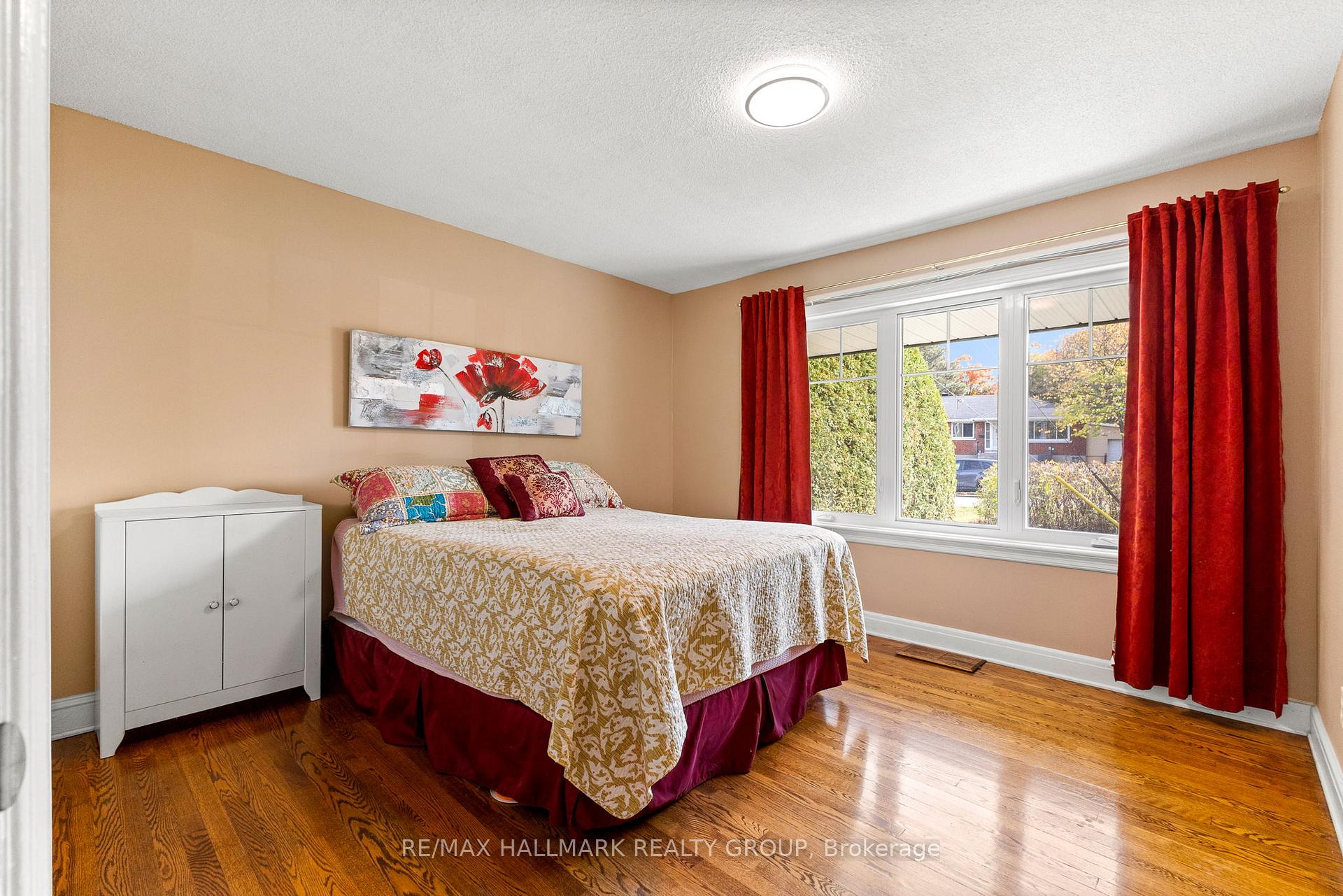 Photo 20 of 18 Kerry Crescent, Ottawa, City View/Skyline/Fisher Heights/Parkwood Hills — HOMEH