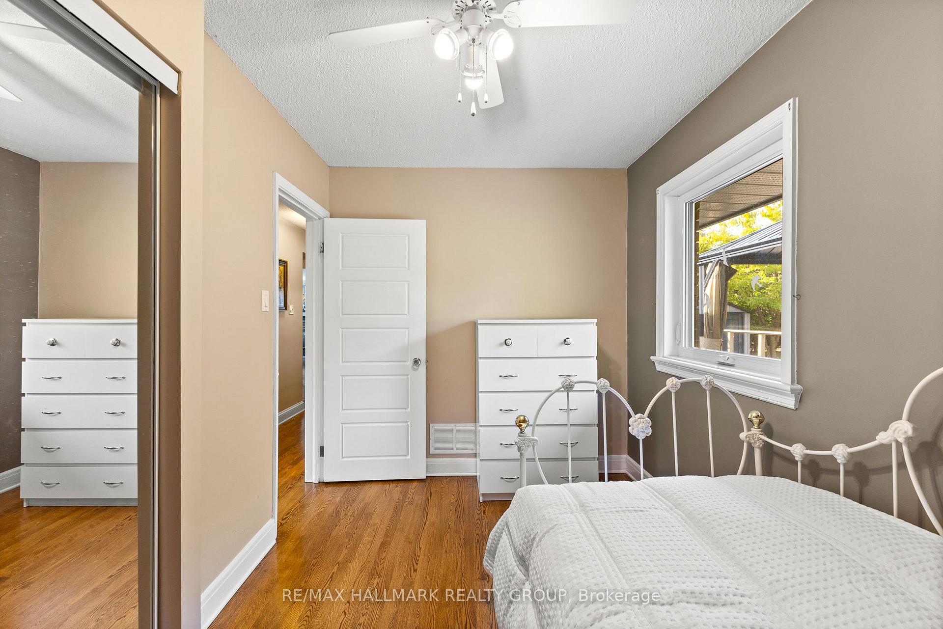 Photo 24 of 18 Kerry Crescent, Ottawa, City View/Skyline/Fisher Heights/Parkwood Hills — HOMEH