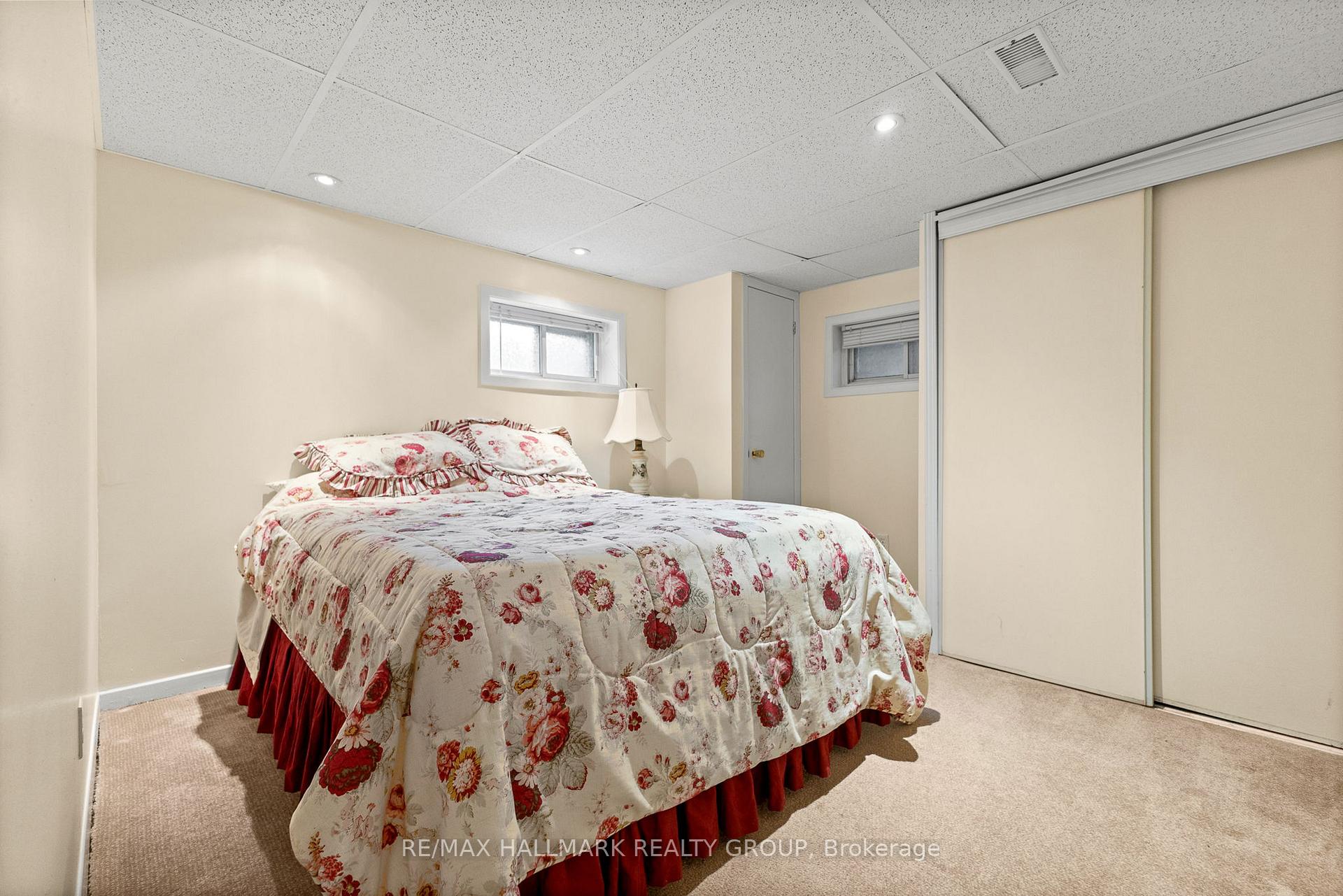 Photo 31 of 18 Kerry Crescent, Ottawa, City View/Skyline/Fisher Heights/Parkwood Hills — HOMEH