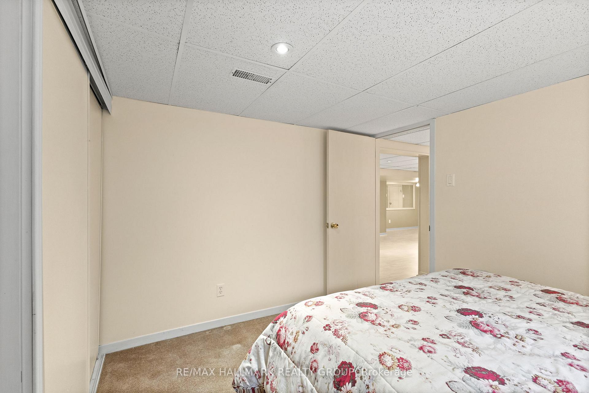 Photo 30 of 18 Kerry Crescent, Ottawa, City View/Skyline/Fisher Heights/Parkwood Hills — HOMEH