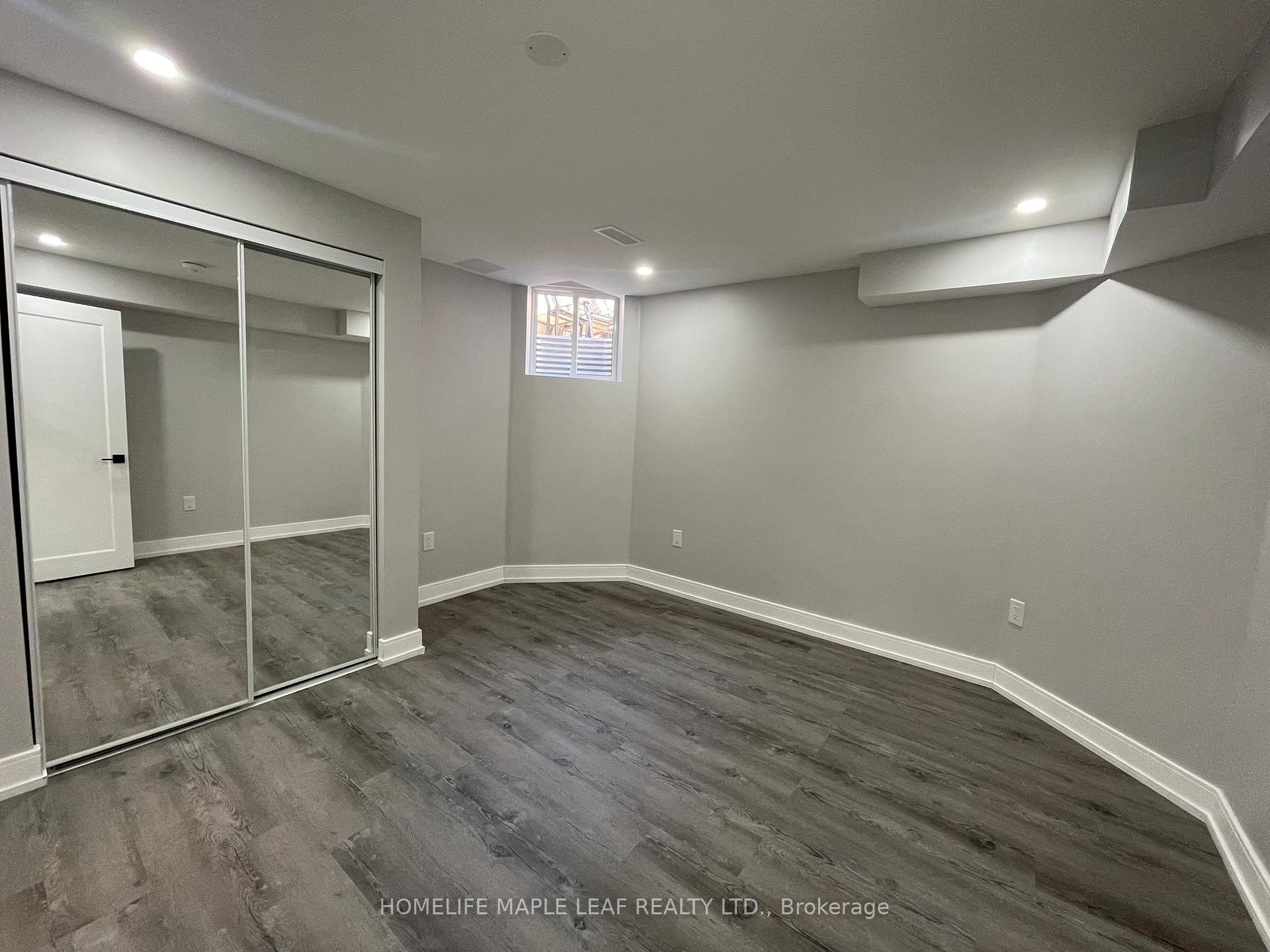 Photo 10 of 21 Baccarat Crescent, Brampton, Snelgrove — HOMEH