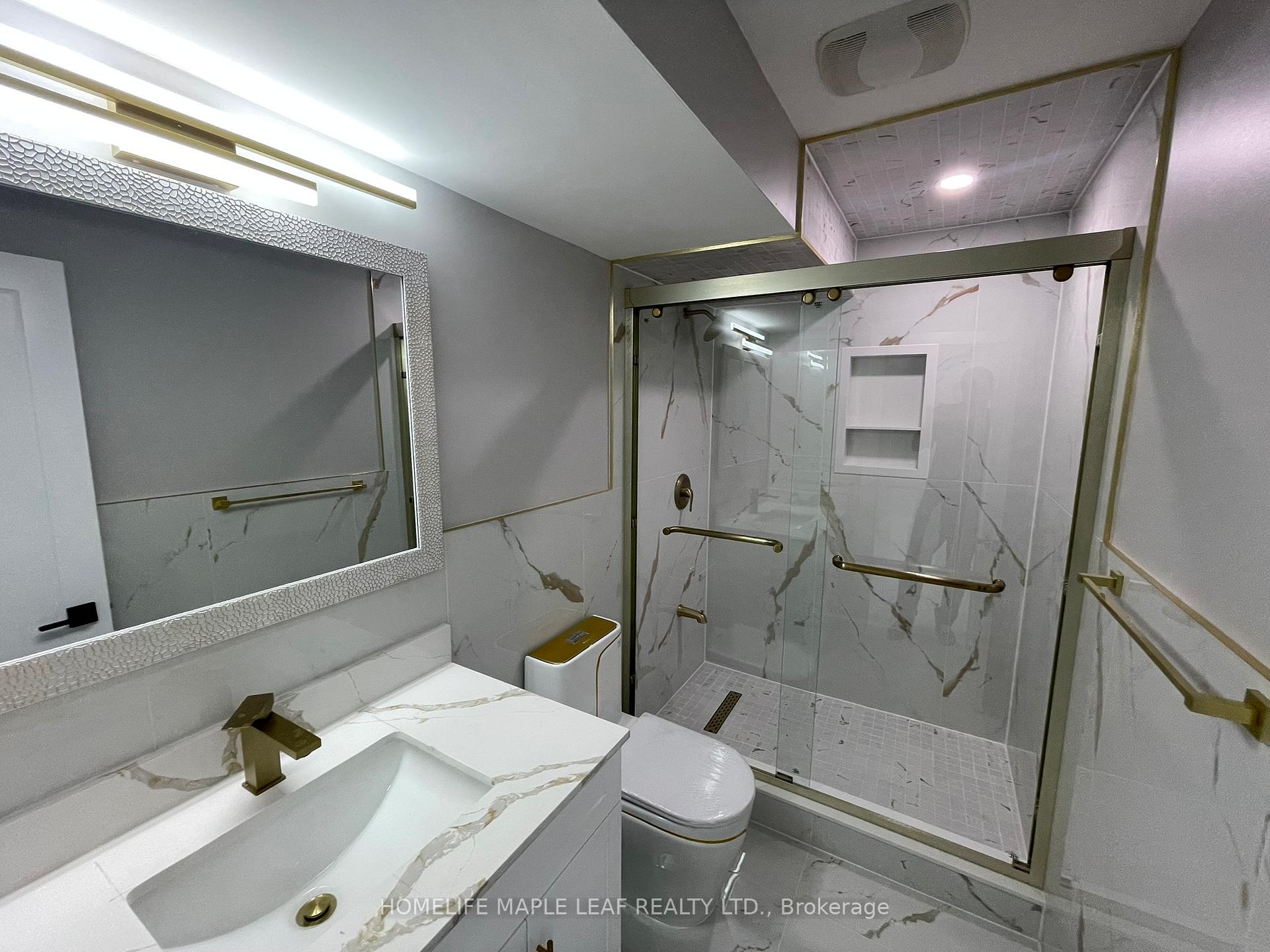 Photo 5 of 21 Baccarat Crescent, Brampton, Snelgrove — HOMEH