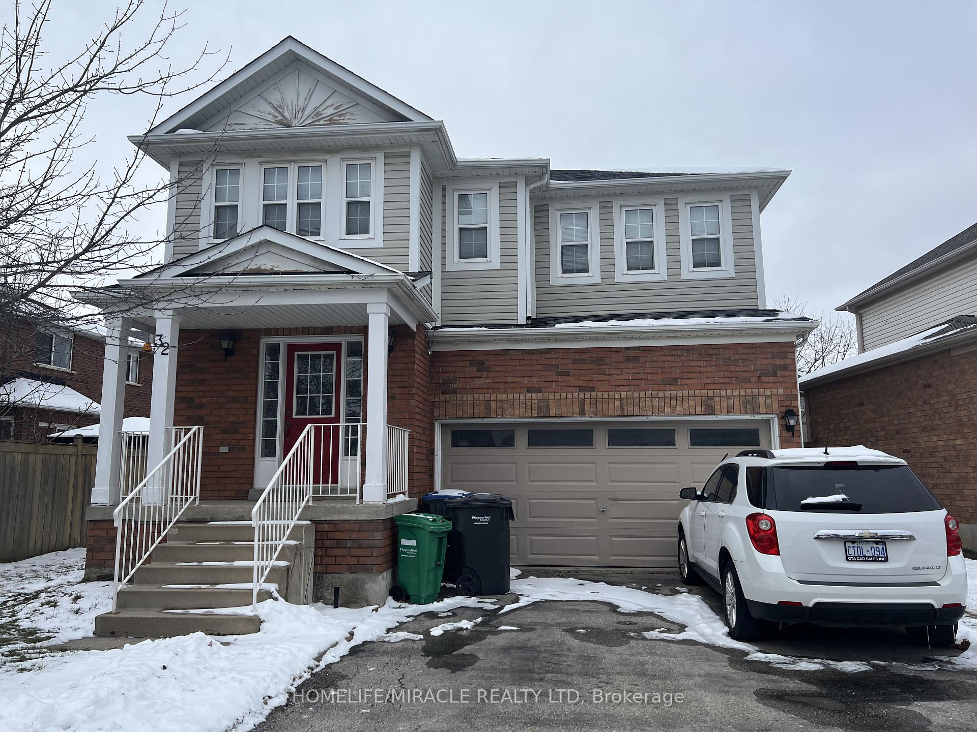 Photo 2 of Unit Upper, 32 Earlsbridge Boulevard, Brampton, Fletcher's Meadow — HOMEH