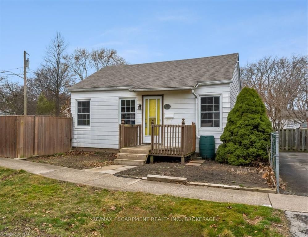 Photo 1 of 15 Shakespeare Avenue, St. Catharines, Haig — HOMEH