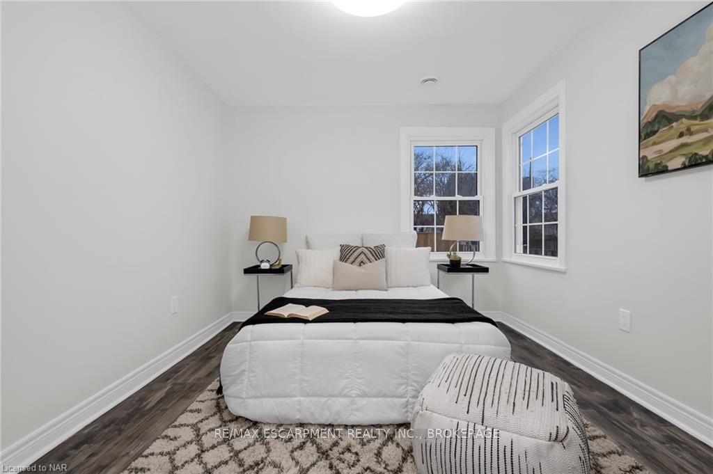 Photo 14 of 15 Shakespeare Avenue, St. Catharines, Haig — HOMEH