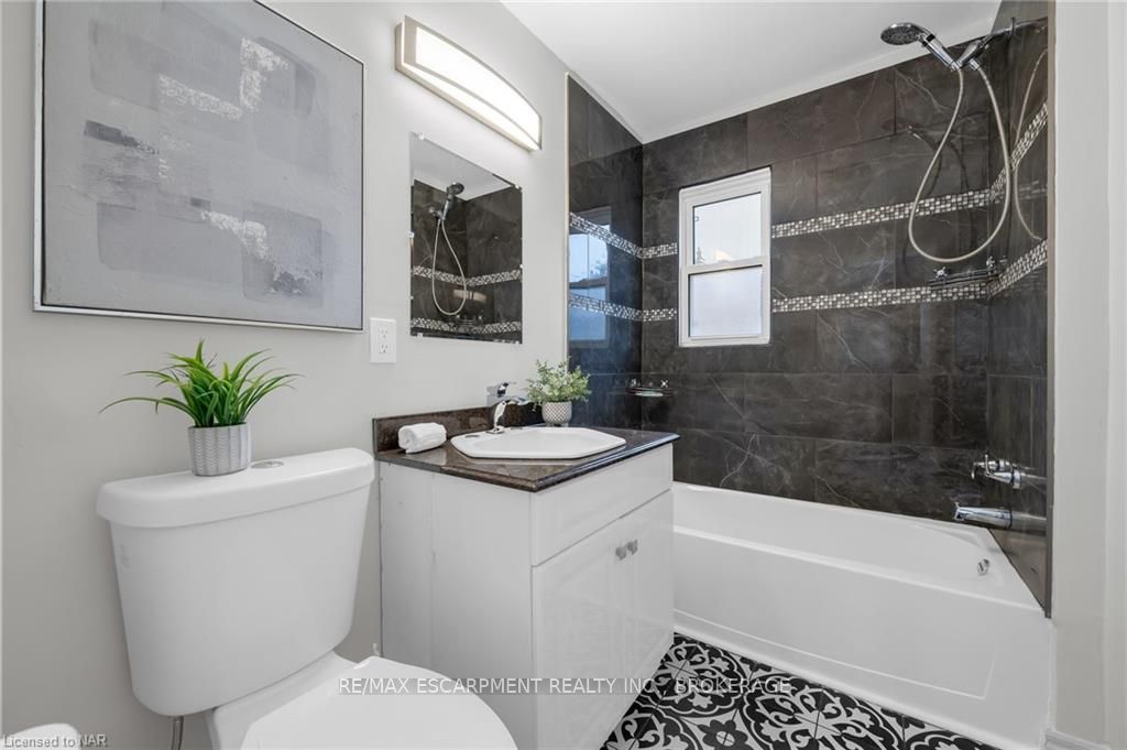 Photo 18 of 15 Shakespeare Avenue, St. Catharines, Haig — HOMEH