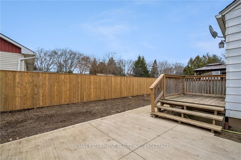 Photo 21 of 15 Shakespeare Avenue, St. Catharines, Haig — HOMEH