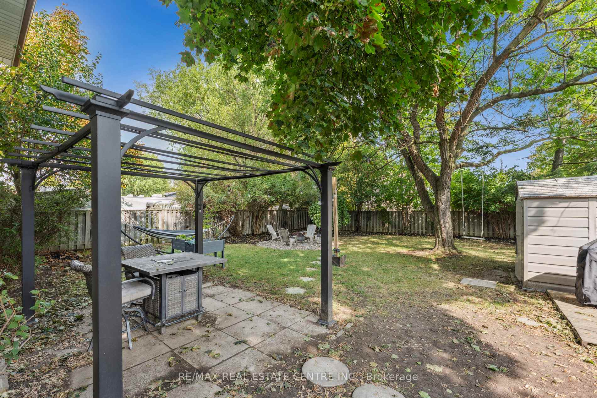 Photo 5 of 102 Rutherford Road N, Brampton, Madoc — HOMEH
