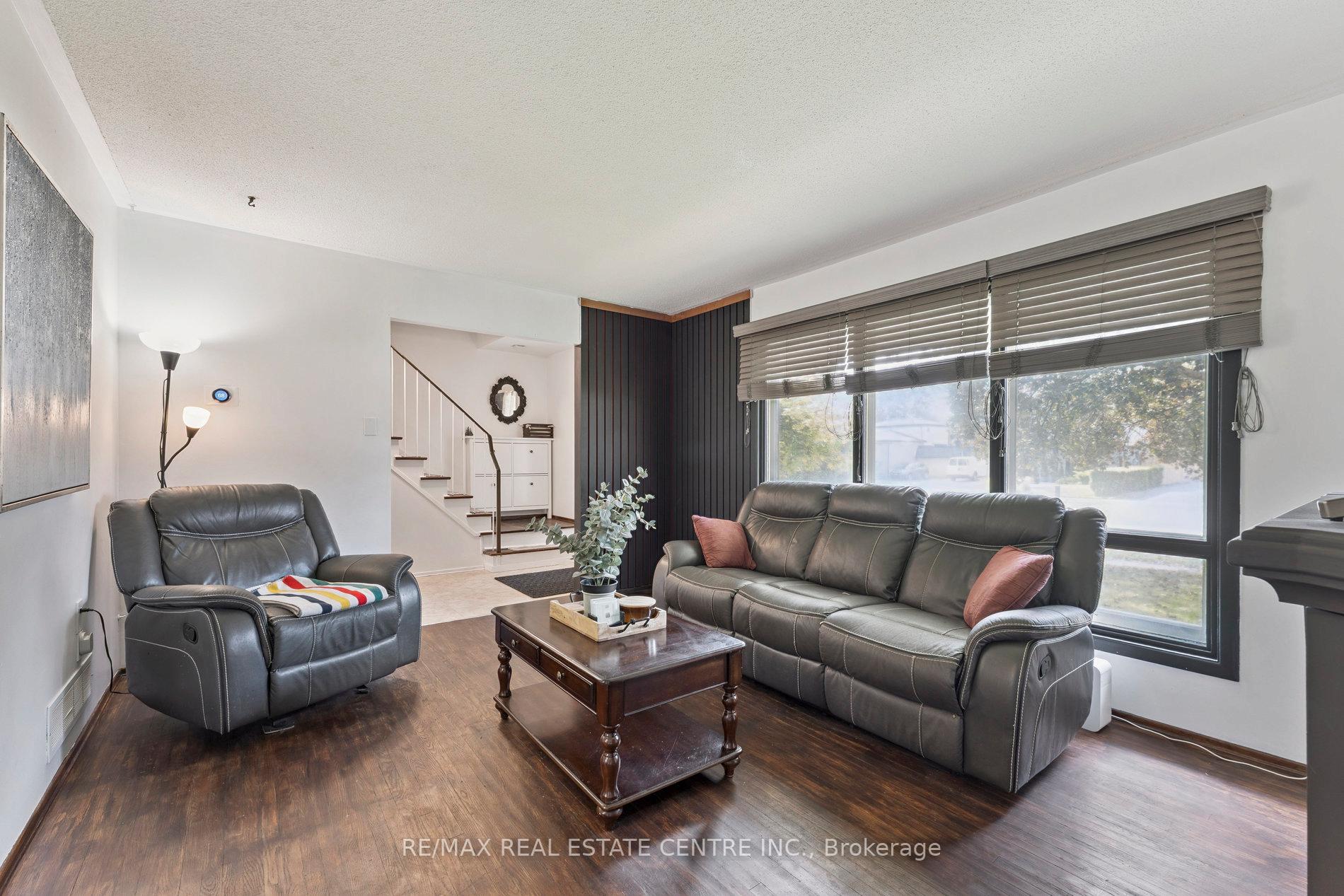 Photo 6 of 102 Rutherford Road N, Brampton, Madoc — HOMEH