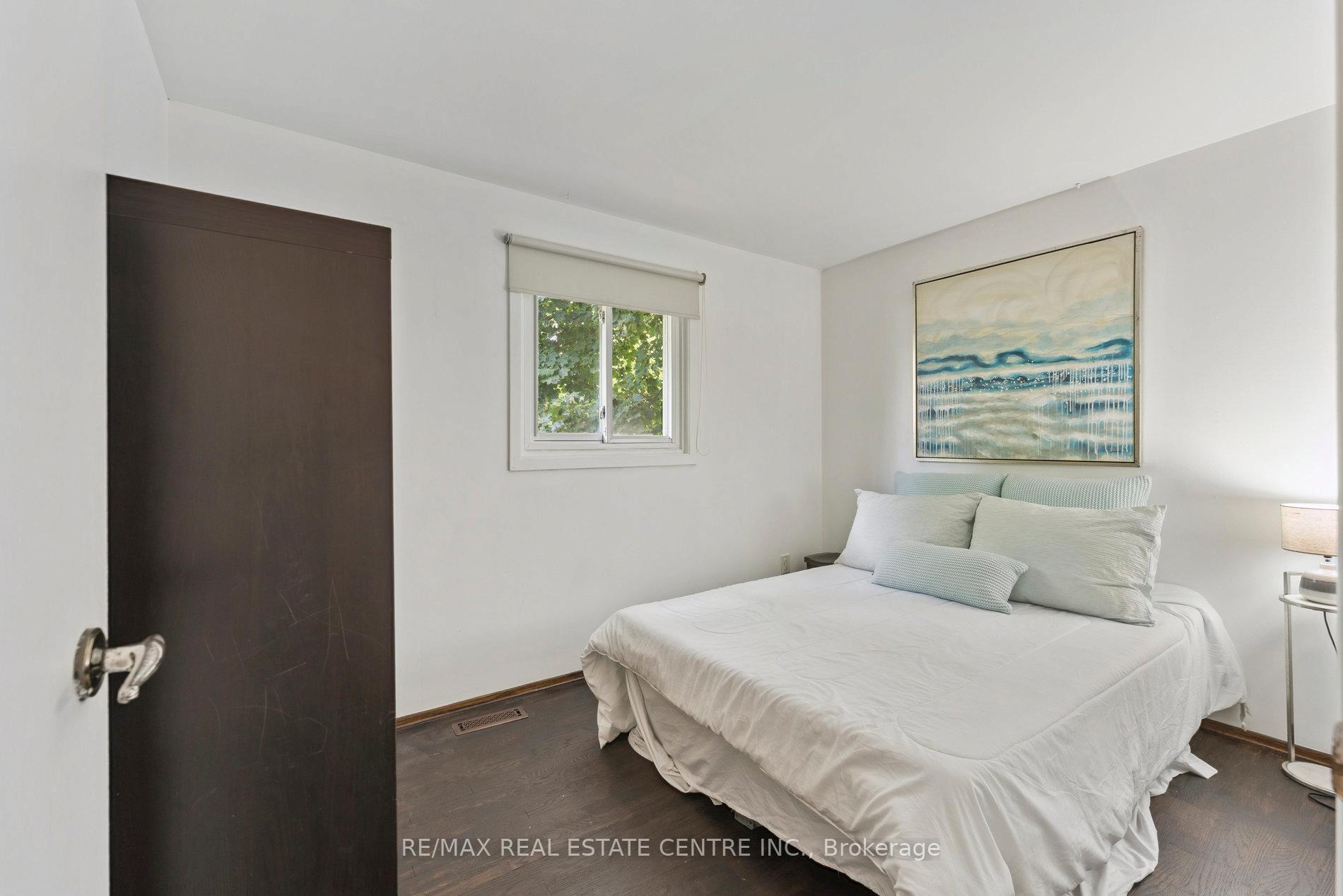 Photo 10 of 102 Rutherford Road N, Brampton, Madoc — HOMEH
