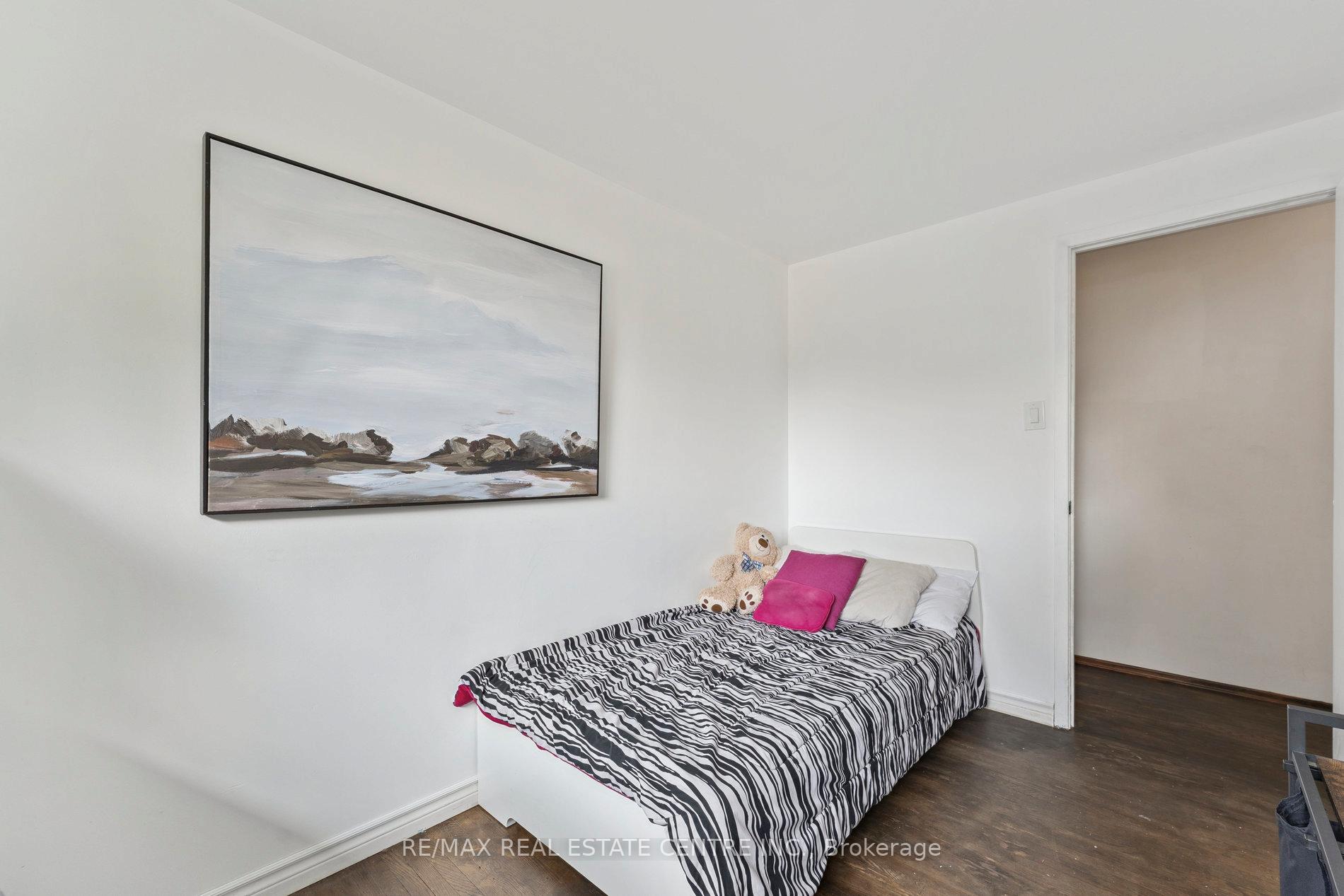 Photo 17 of 102 Rutherford Road N, Brampton, Madoc — HOMEH