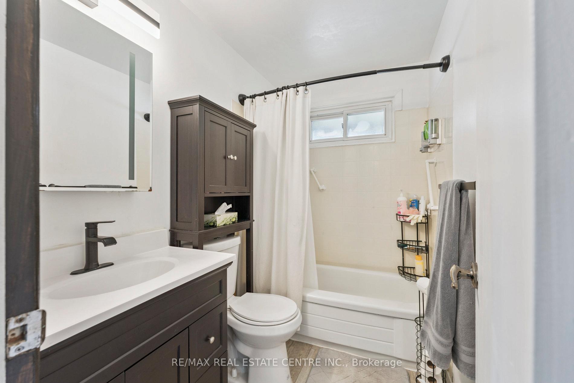 Photo 19 of 102 Rutherford Road N, Brampton, Madoc — HOMEH