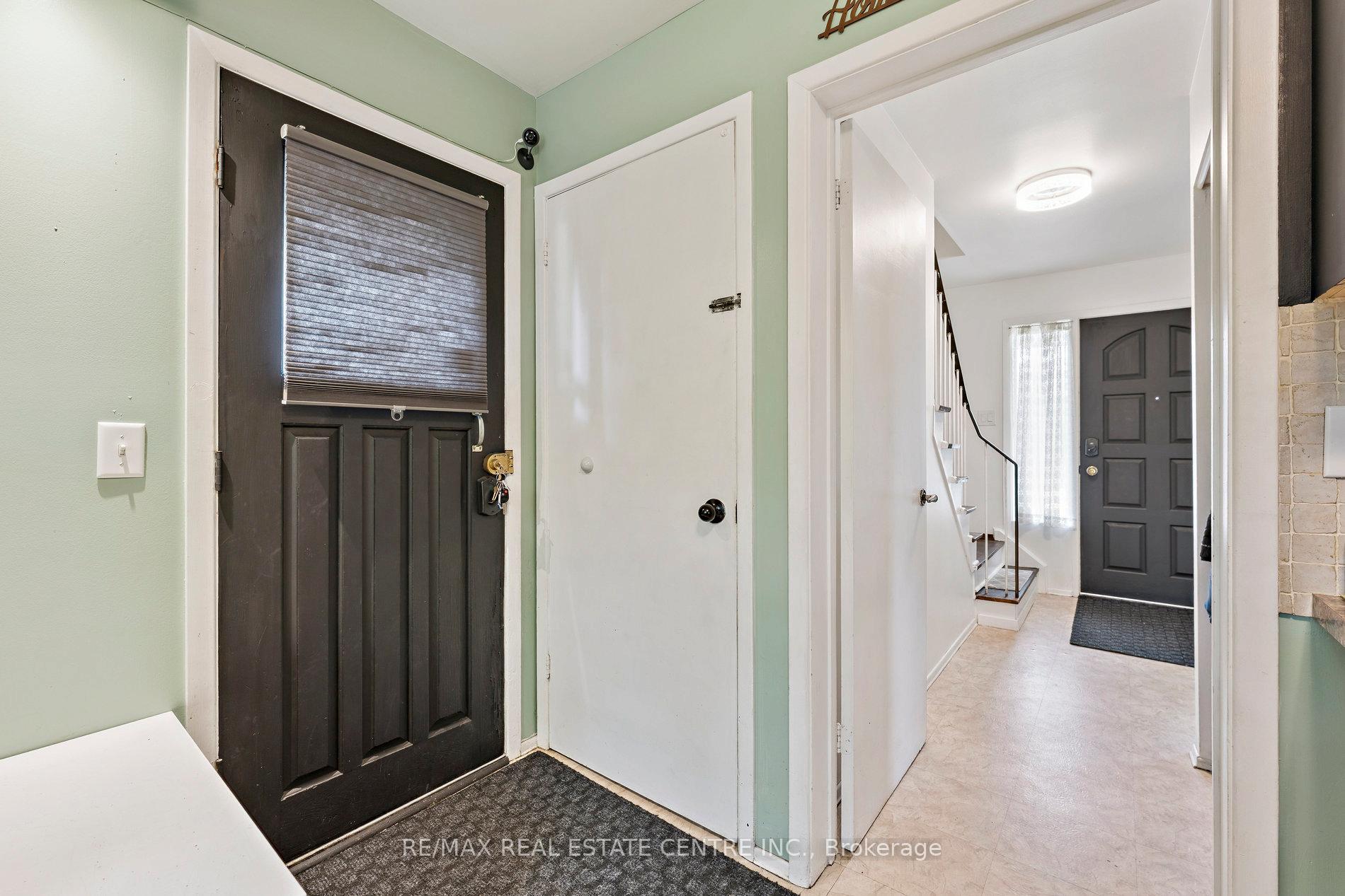 Photo 23 of 102 Rutherford Road N, Brampton, Madoc — HOMEH
