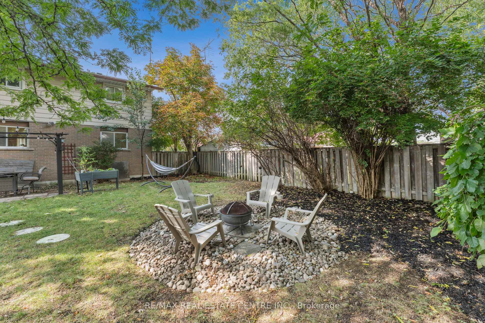 Photo 24 of 102 Rutherford Road N, Brampton, Madoc — HOMEH