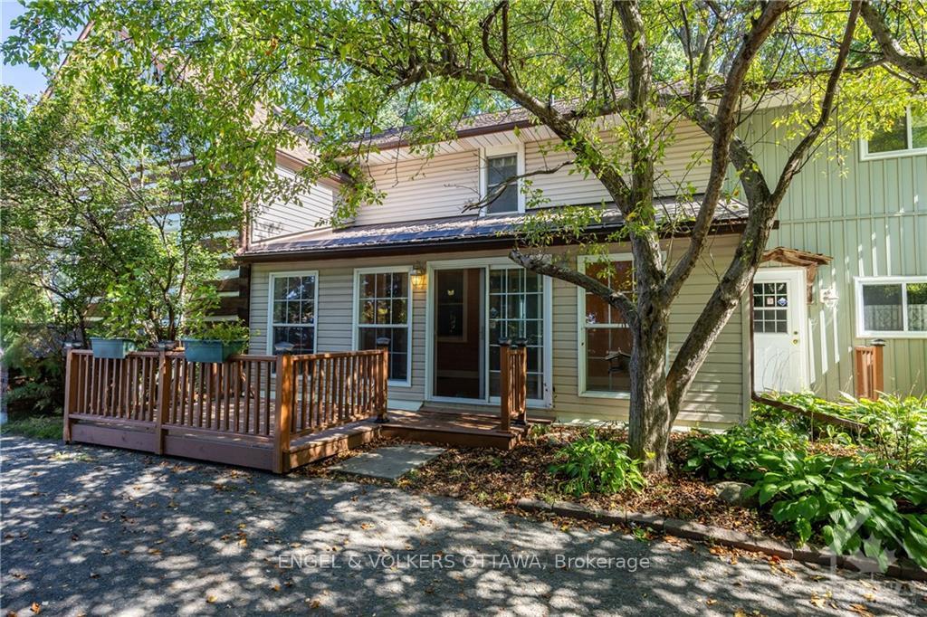 Photo 4 of 6172 Perth Street, Ottawa, Richmond — HOMEH