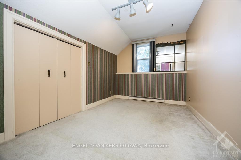 Photo 10 of 6172 Perth Street, Ottawa, Richmond — HOMEH