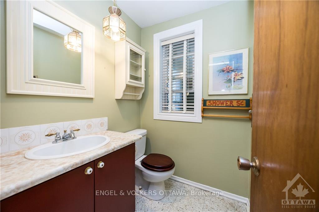 Photo 14 of 6172 Perth Street, Ottawa, Richmond — HOMEH