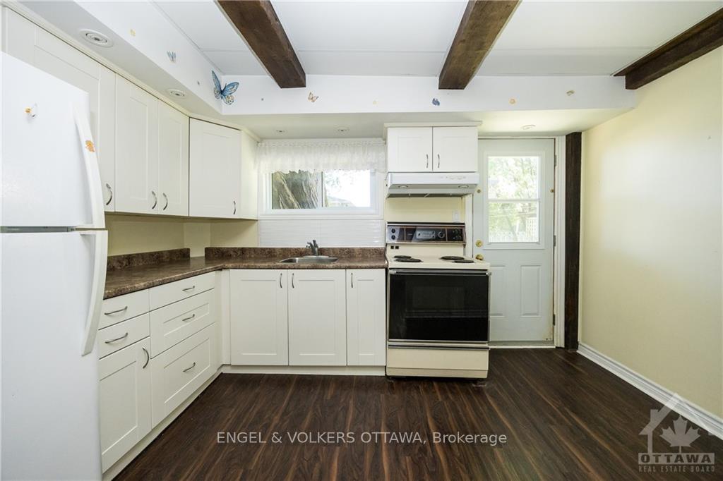 Photo 16 of 6172 Perth Street, Ottawa, Richmond — HOMEH