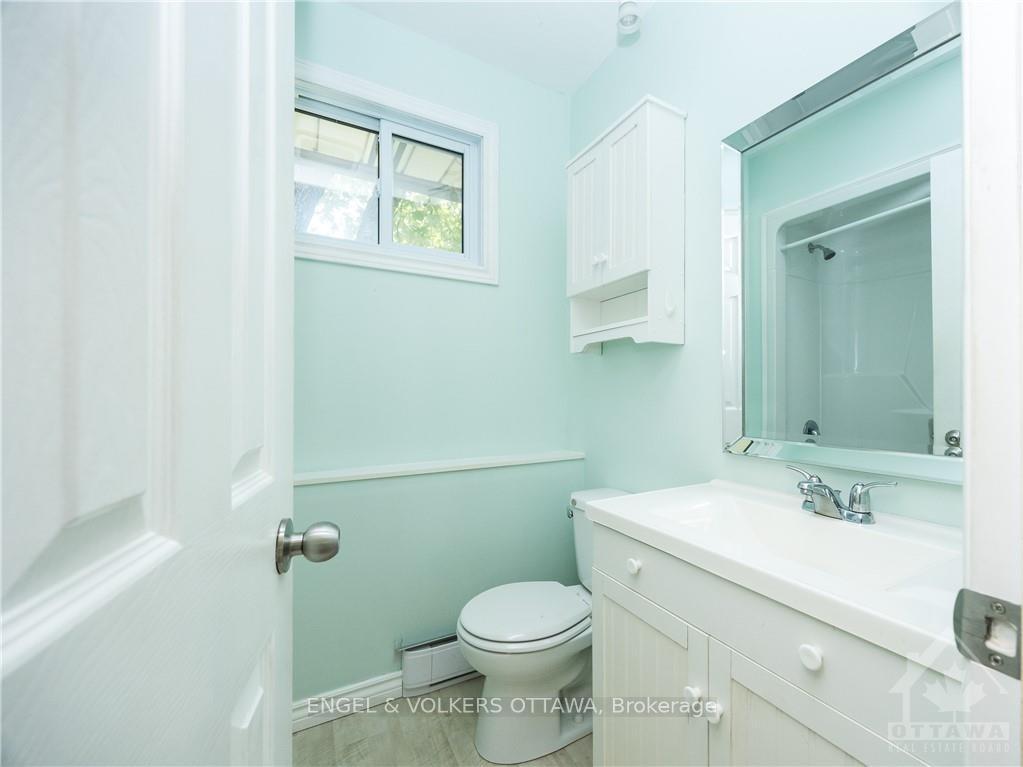 Photo 18 of 6172 Perth Street, Ottawa, Richmond — HOMEH