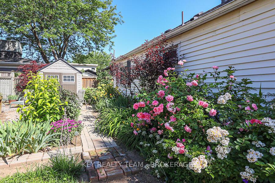 Photo 10 of 5 Abbey Avenue, St. Catharines, Port Dalhousie — HOMEH
