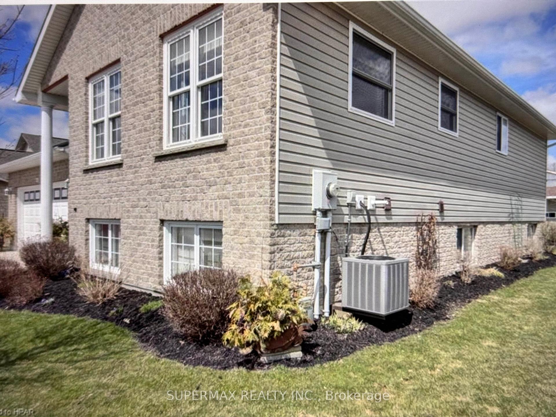 Photo 2 of 271 Mary Street, Central Huron, Clinton — HOMEH