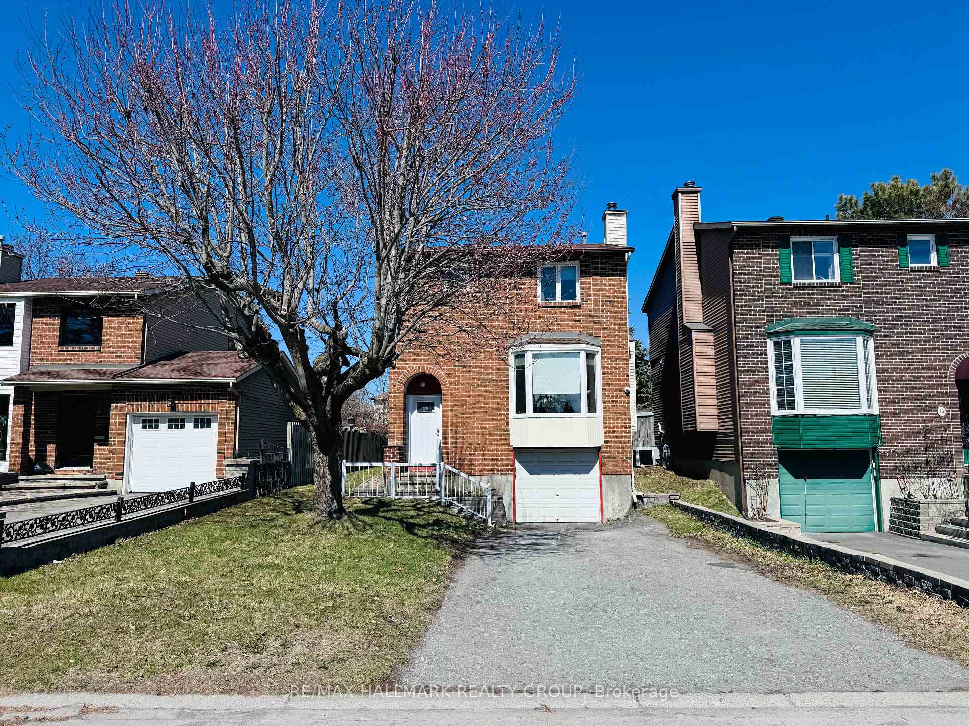 Front of 13 Coolspring Crescent