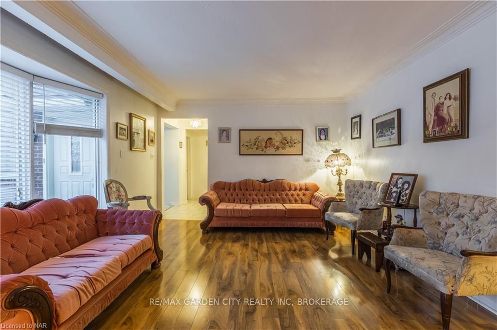 Photo 9 of 4 Brian Avenue, St. Catharines, Glendale/Glenridge — HOMEH
