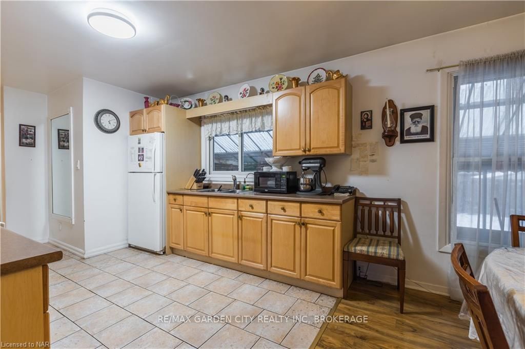 Photo 14 of 4 Brian Avenue, St. Catharines, Glendale/Glenridge — HOMEH