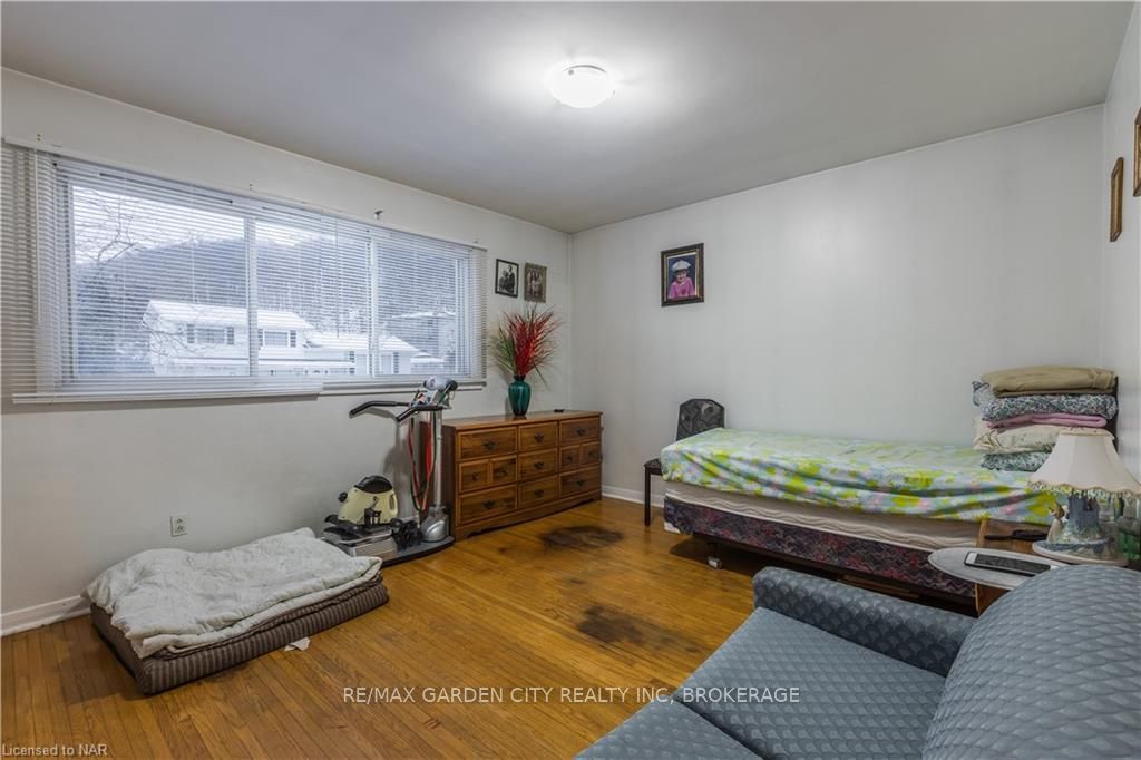 Photo 18 of 4 Brian Avenue, St. Catharines, Glendale/Glenridge — HOMEH