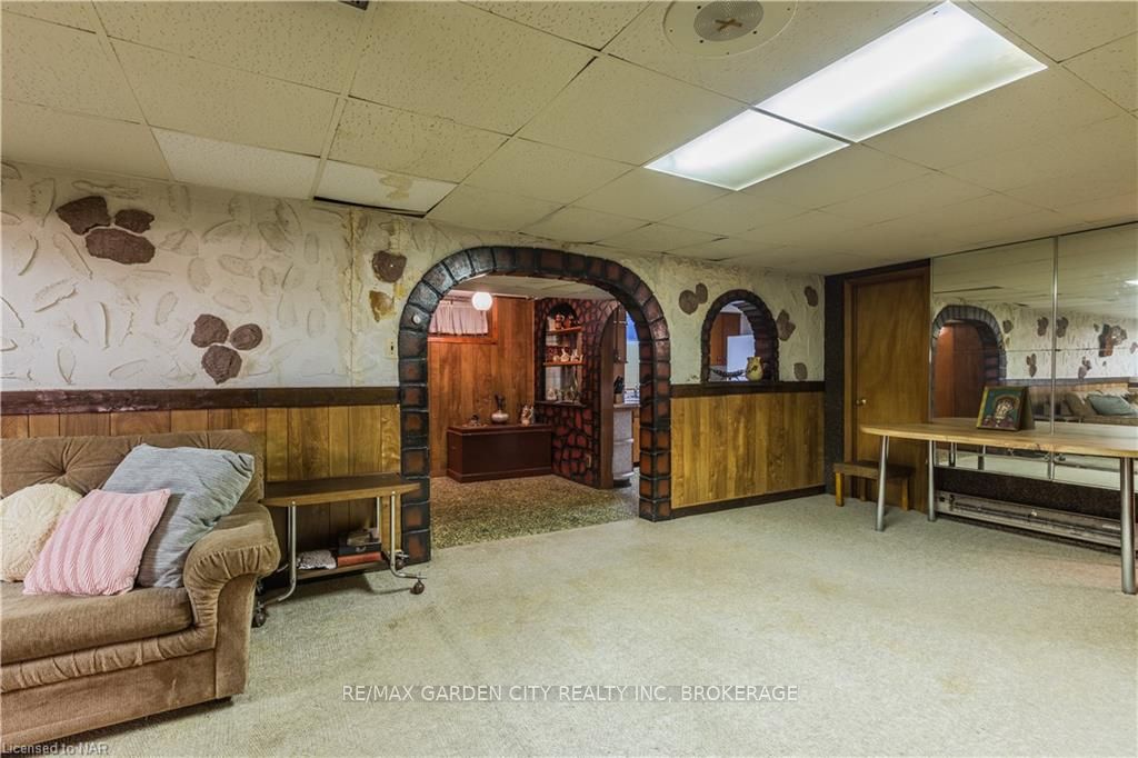 Photo 23 of 4 Brian Avenue, St. Catharines, Glendale/Glenridge — HOMEH