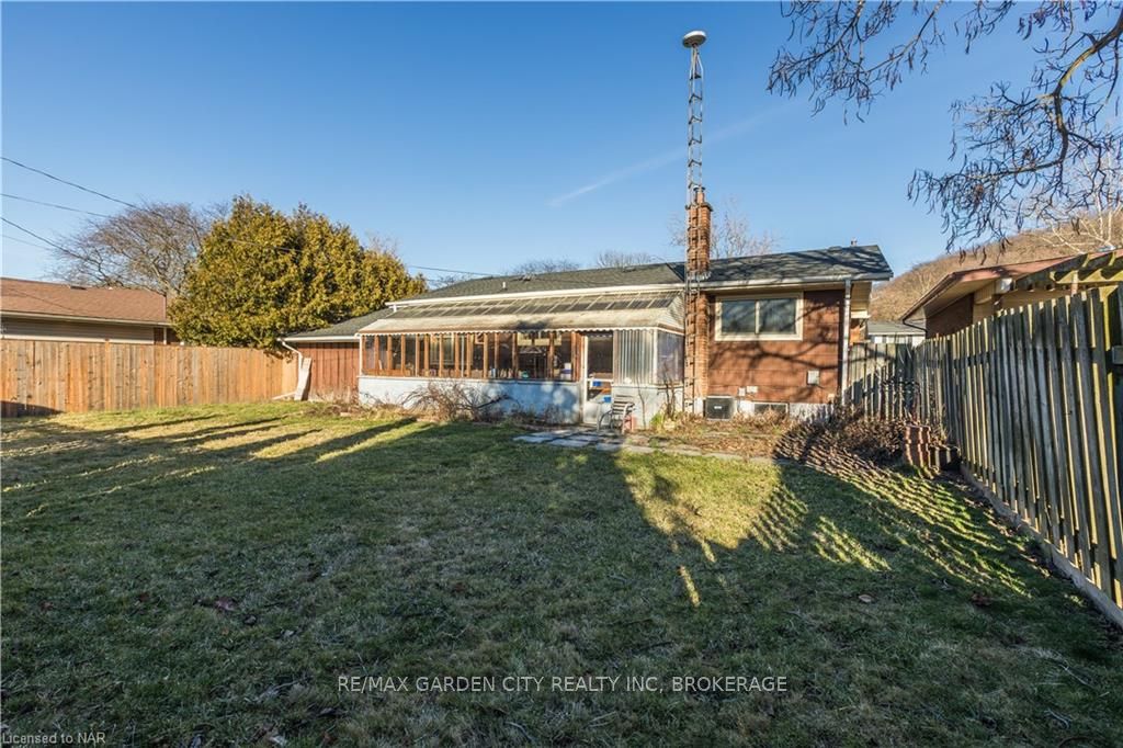 Photo 36 of 4 Brian Avenue, St. Catharines, Glendale/Glenridge — HOMEH