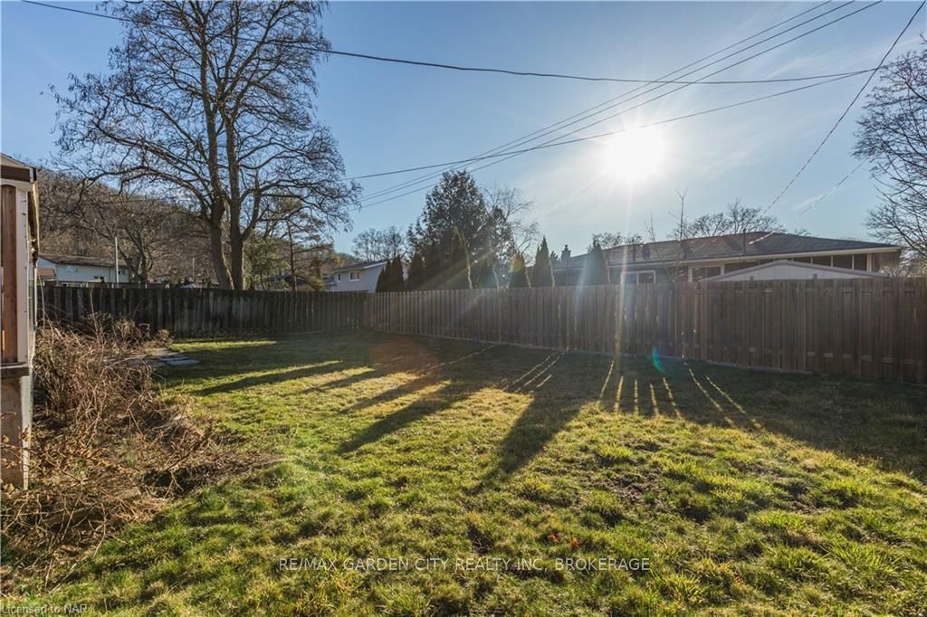 Photo 39 of 4 Brian Avenue, St. Catharines, Glendale/Glenridge — HOMEH