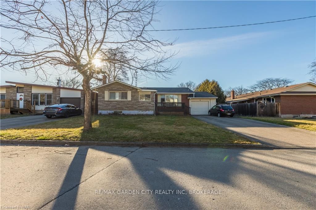 Photo 40 of 4 Brian Avenue, St. Catharines, Glendale/Glenridge — HOMEH
