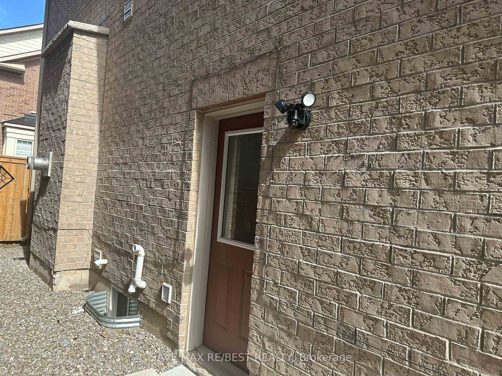 Front of Unit BSMT, 33 Pearman Crescent